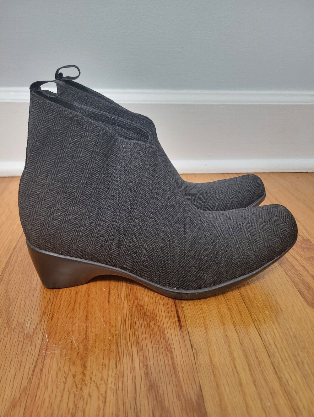 Charleston Shoe Co Lower King Bootie Sock Boot Size 8 Black Woven Slip‎ On - Picture 2 of 10